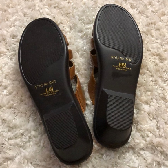 Neutral Comfortable Slip On Low Wedge Heel Sandals - Picture 4 of 5